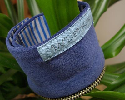 Geldbörse fürs Handgelenk (blauer Samt)